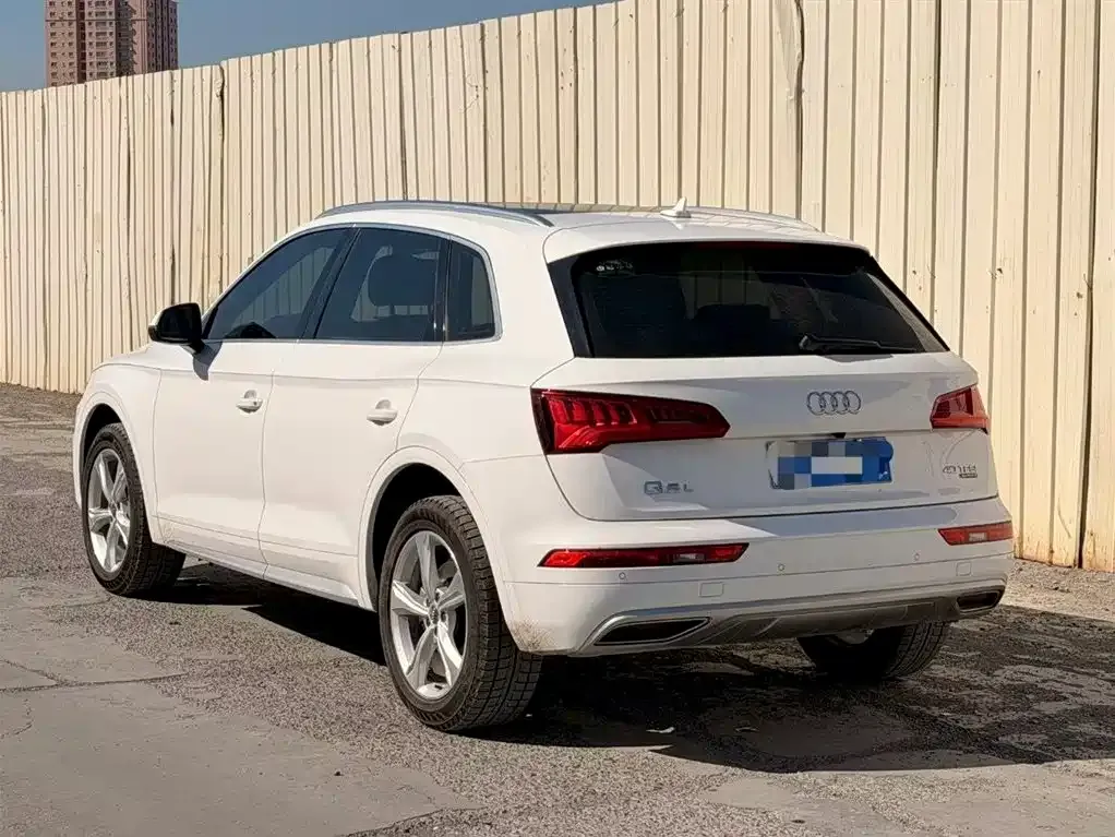 Audi Q5L — фото 2