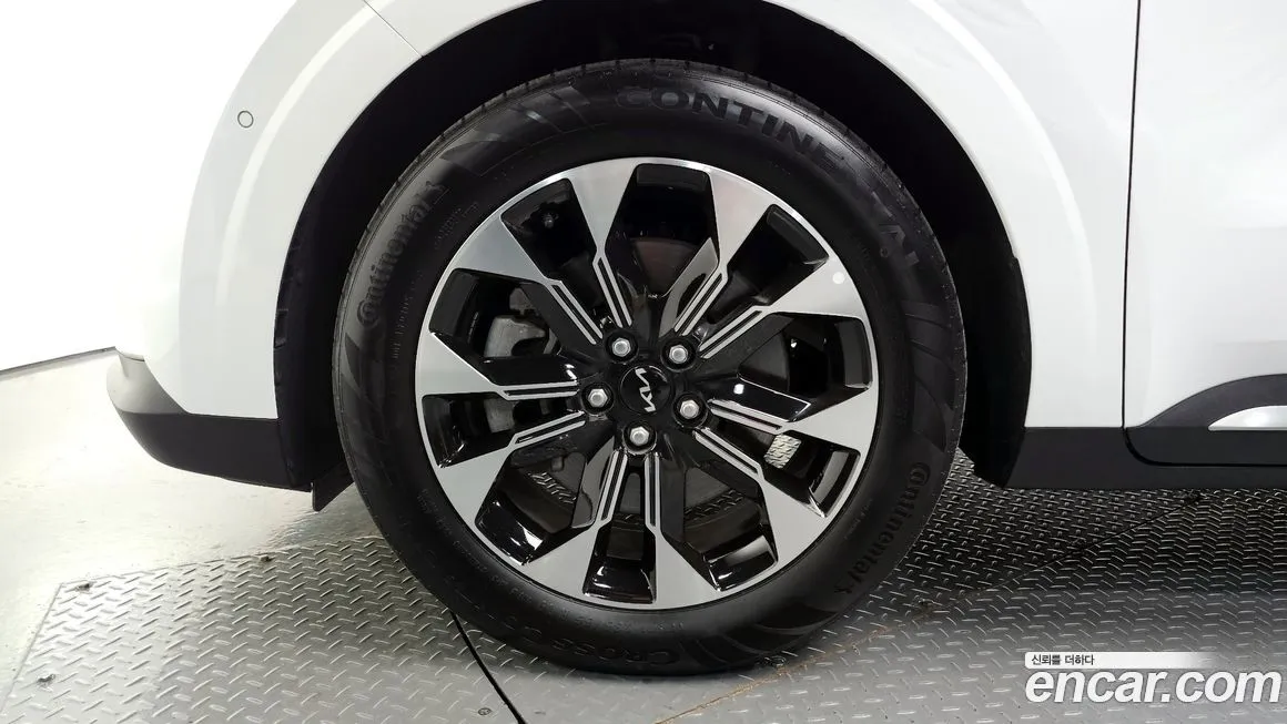Kia Carnival — фото 9