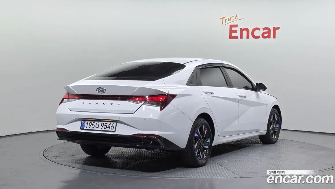 Hyundai AVANTE — фото 3