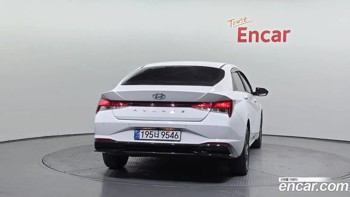 Hyundai AVANTE — фото 2