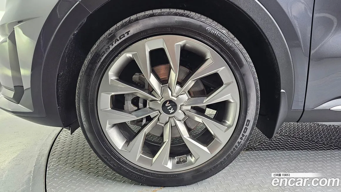 Kia Sorento — фото 9