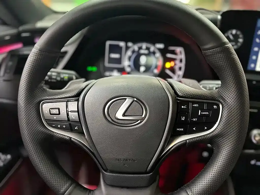 Lexus ES — фото 6
