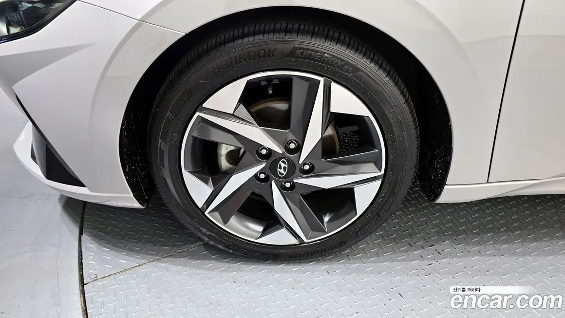 Hyundai AVANTE — фото 8