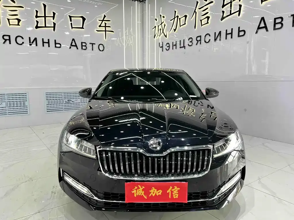 Skoda Superb — фото 7