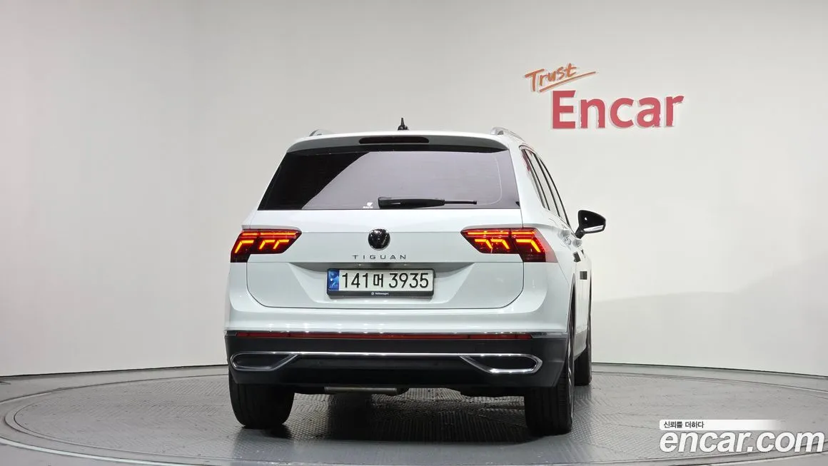 Volkswagen Tiguan — фото 2