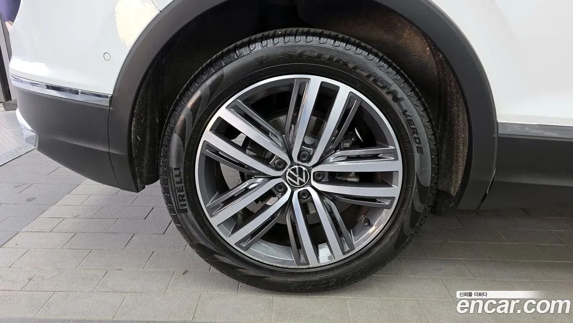 Volkswagen Tiguan — фото 4