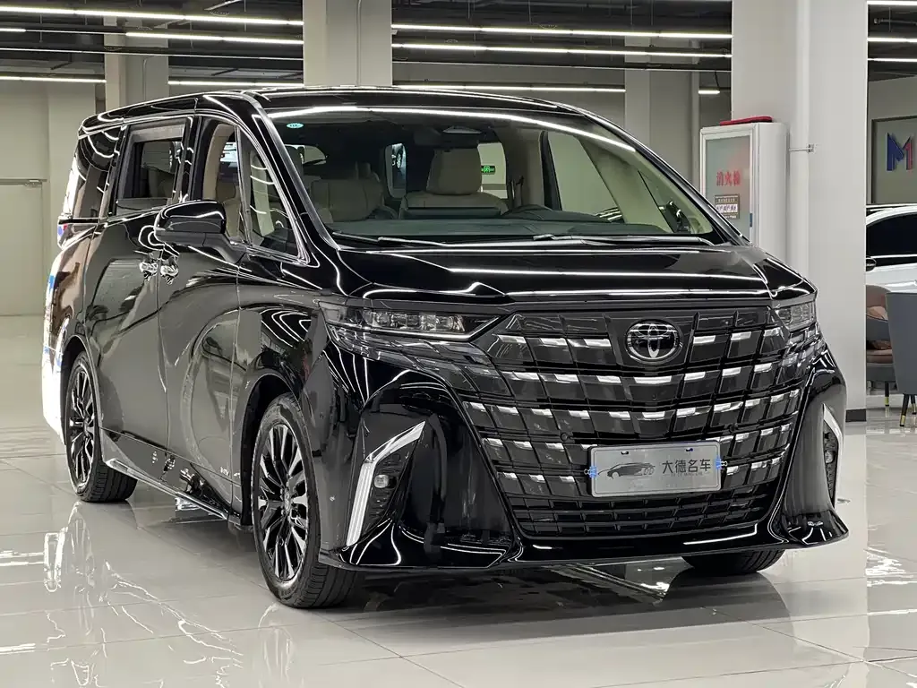 Toyota Alphard — фото 8