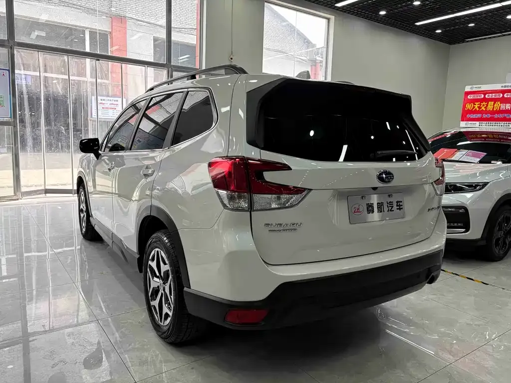 Subaru Forester 2022 из CN, фото 8