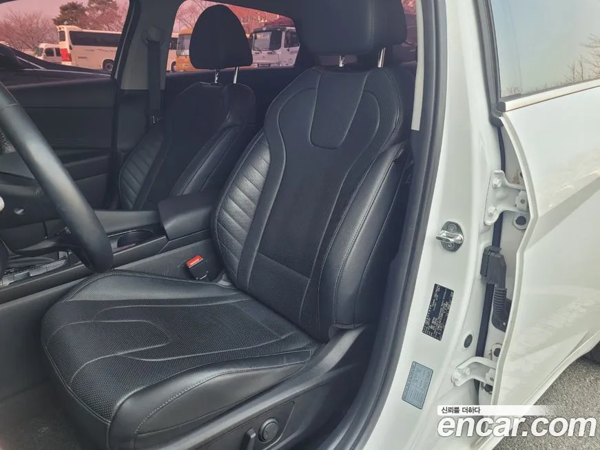 Hyundai AVANTE 2021 из KR, фото 2