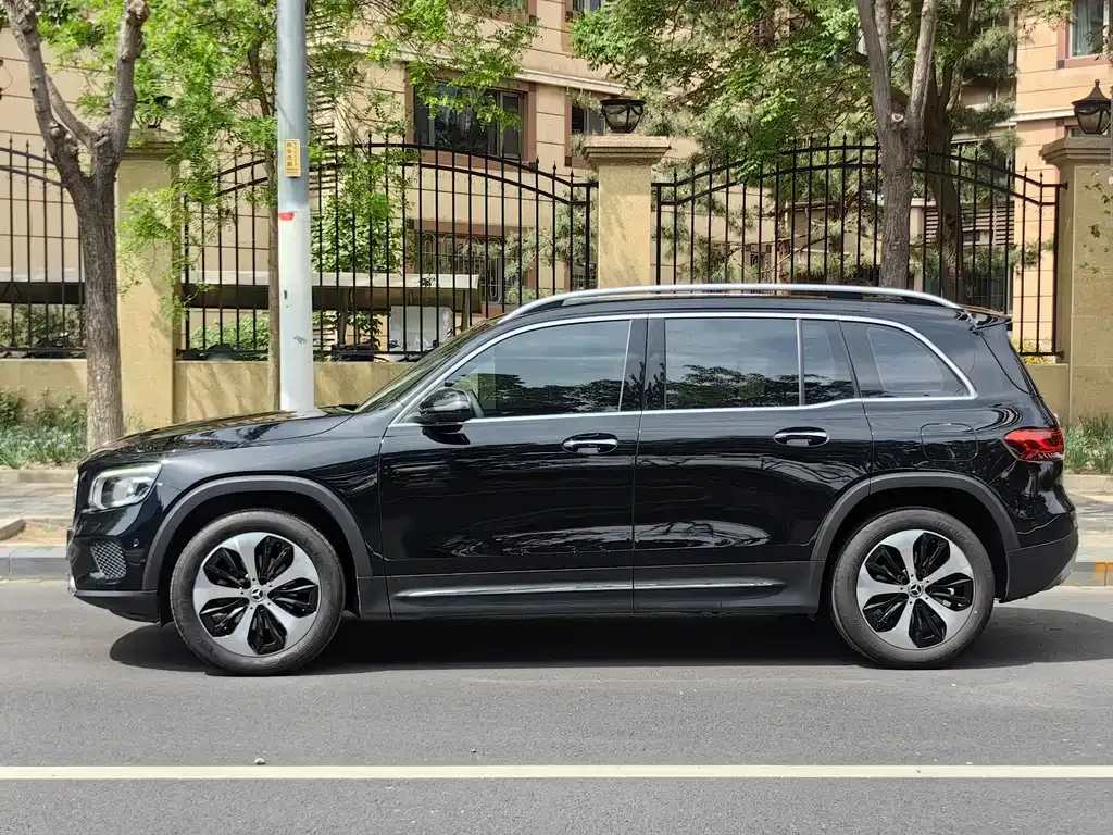 Mercedes-Benz GLB — фото 10