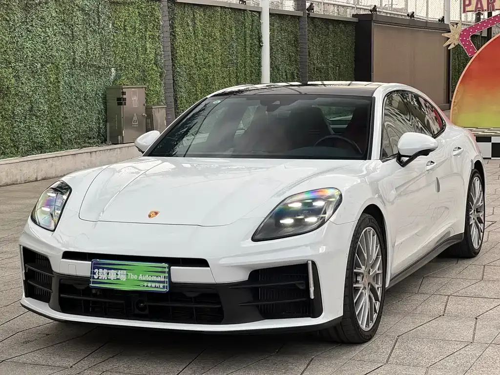 Porsche Panamera — фото 1