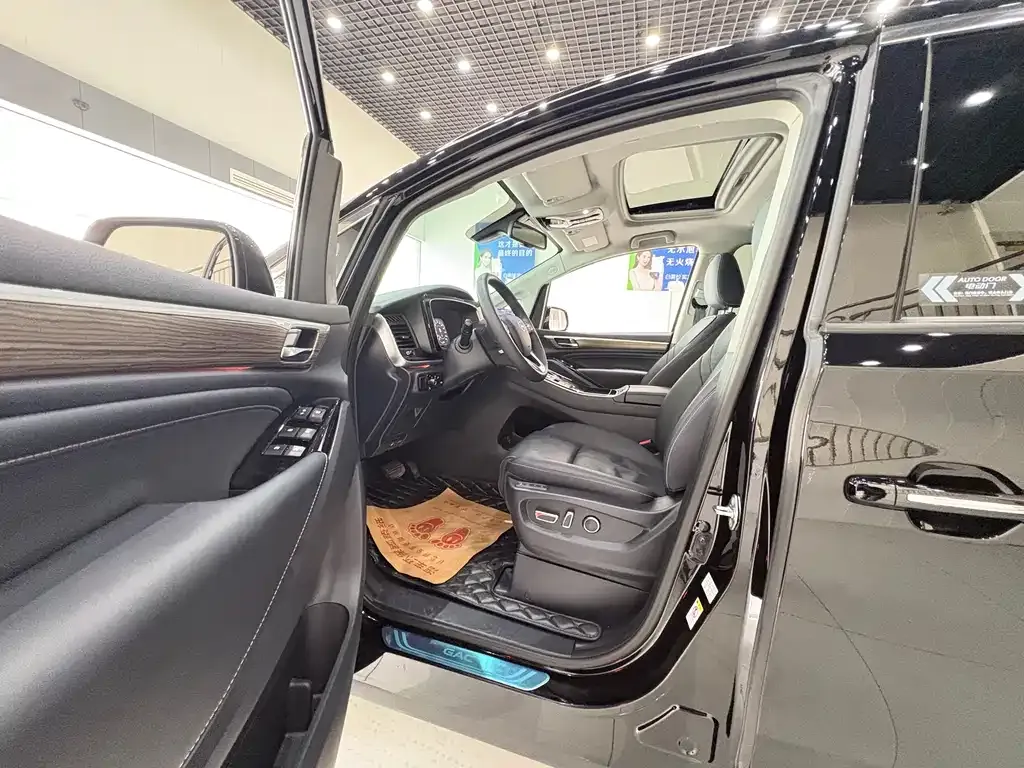 GAC Motor Trumpchi M8 — фото 3