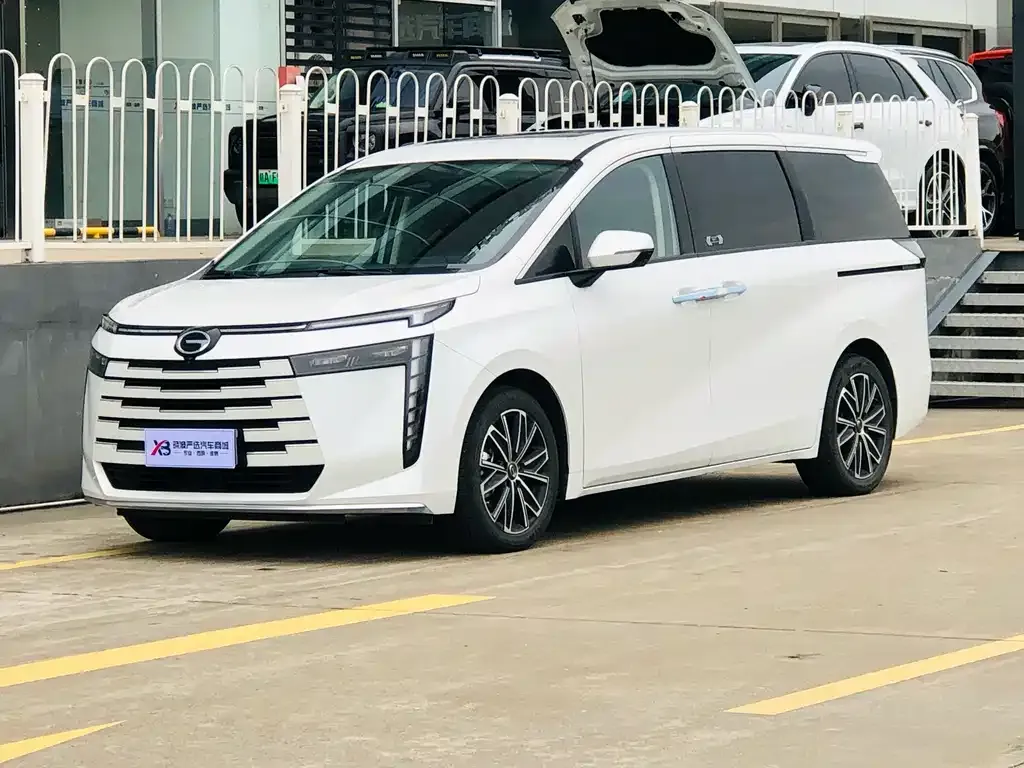 GAC Motor Trumpchi E8
