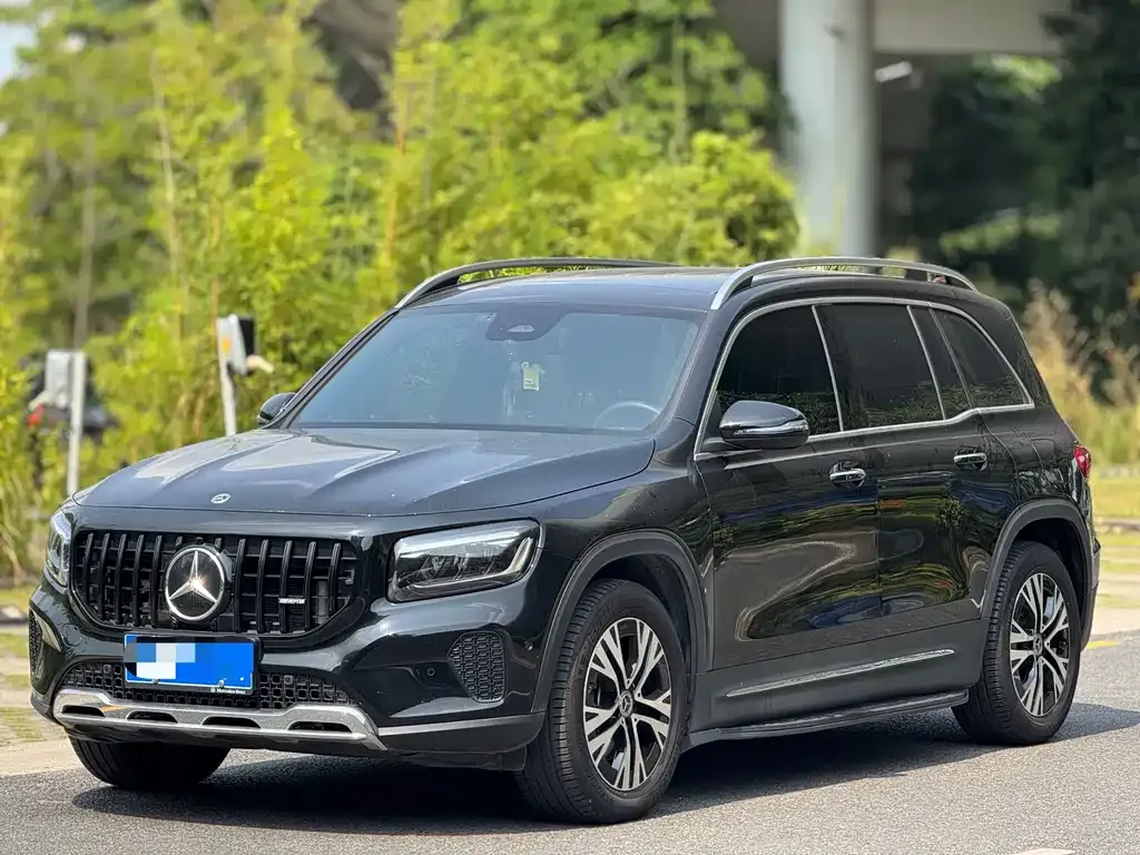 Mercedes-Benz GLB — фото 1