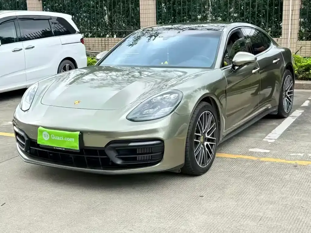 Porsche Panamera — фото 1