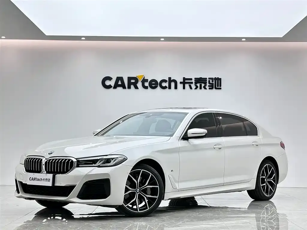 BMW 5 Series — фото 1