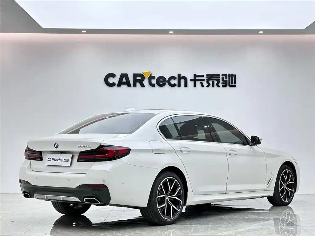 BMW 5 Series — фото 3