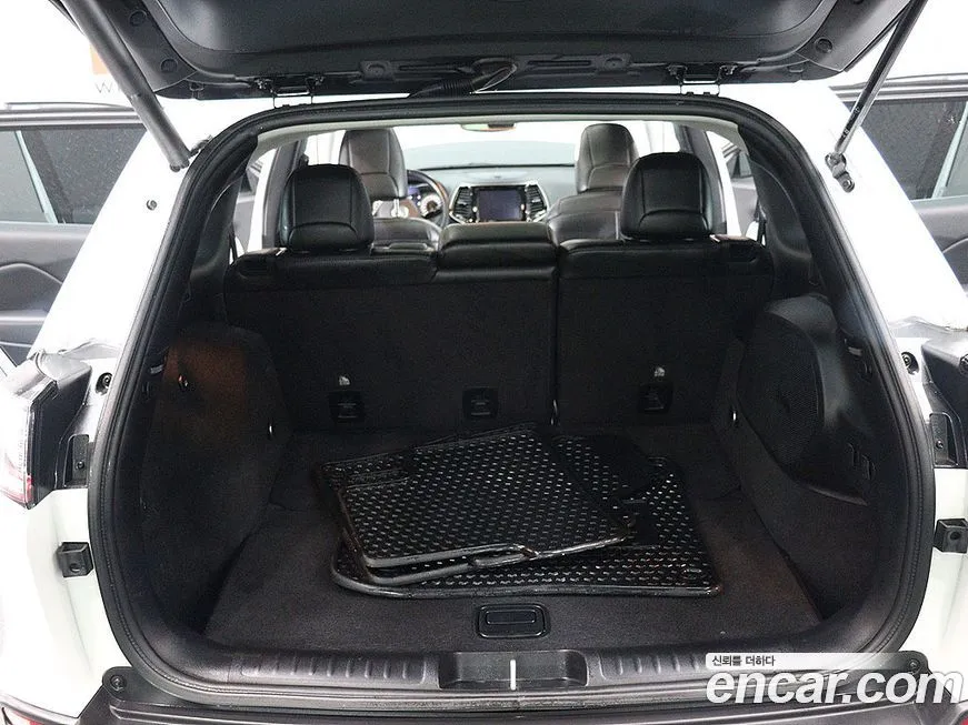 Jeep Cherokee 2021 из KR, фото 6