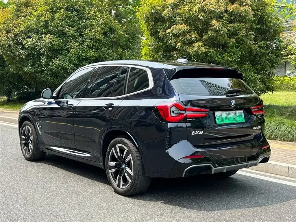 BMW iX3 — фото 5