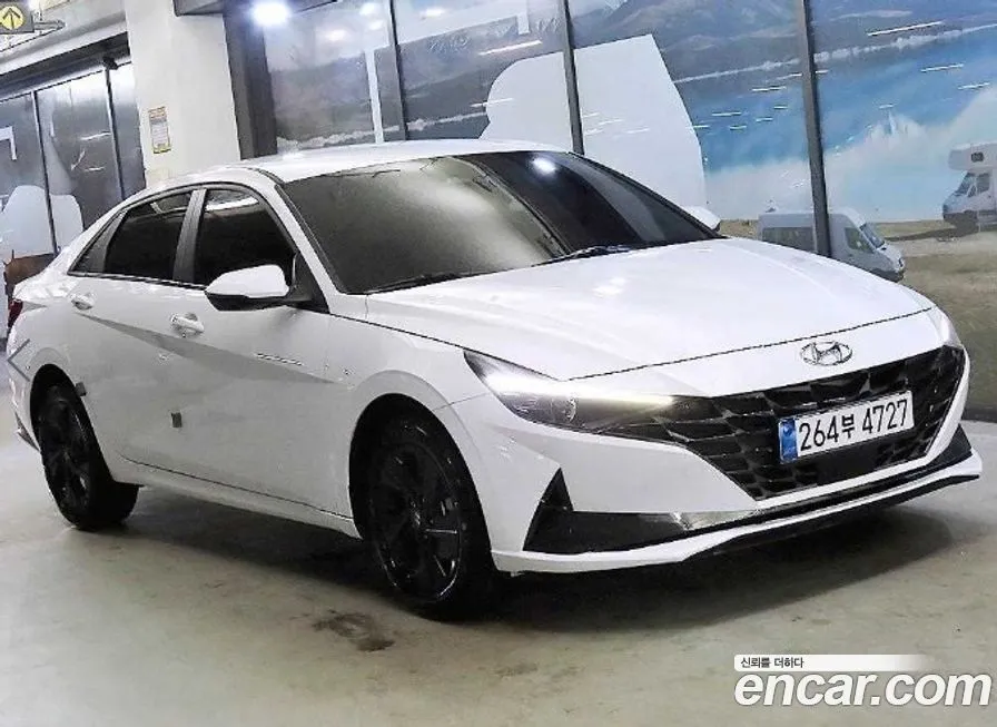 Hyundai AVANTE — фото 1