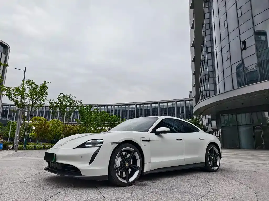 Porsche Taycan