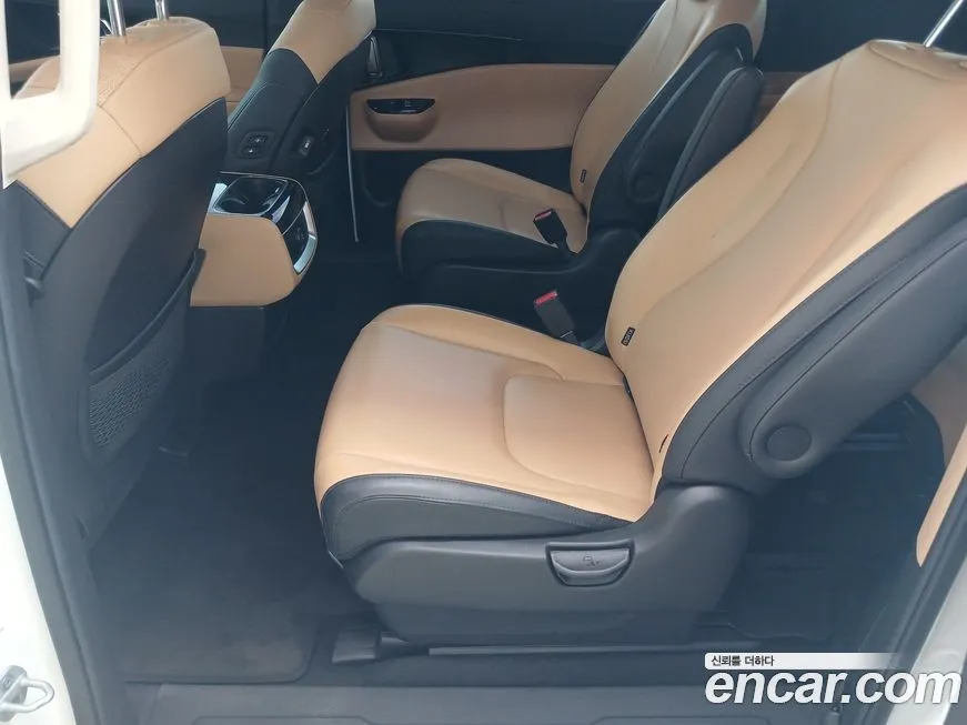 Kia Carnival — фото 10