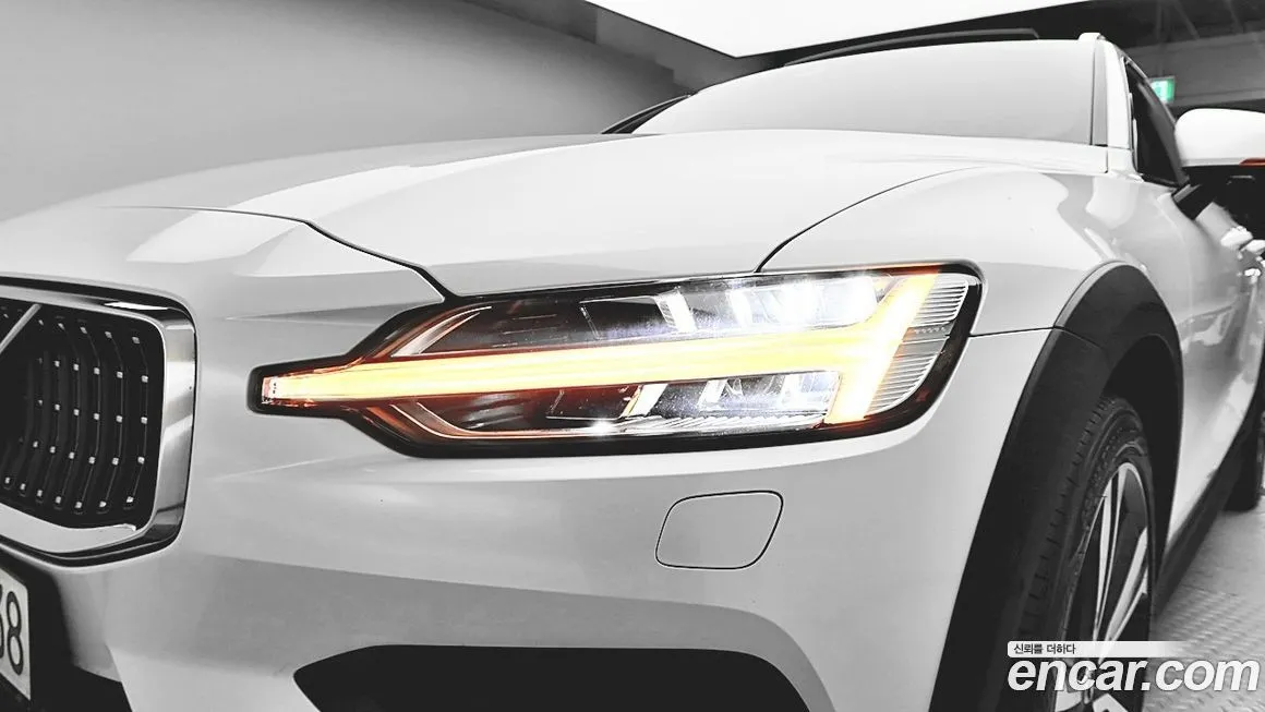 Volvo V60 2021 из KR, фото 6