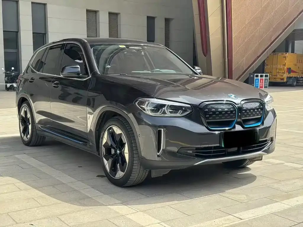 BMW iX3 — фото 6