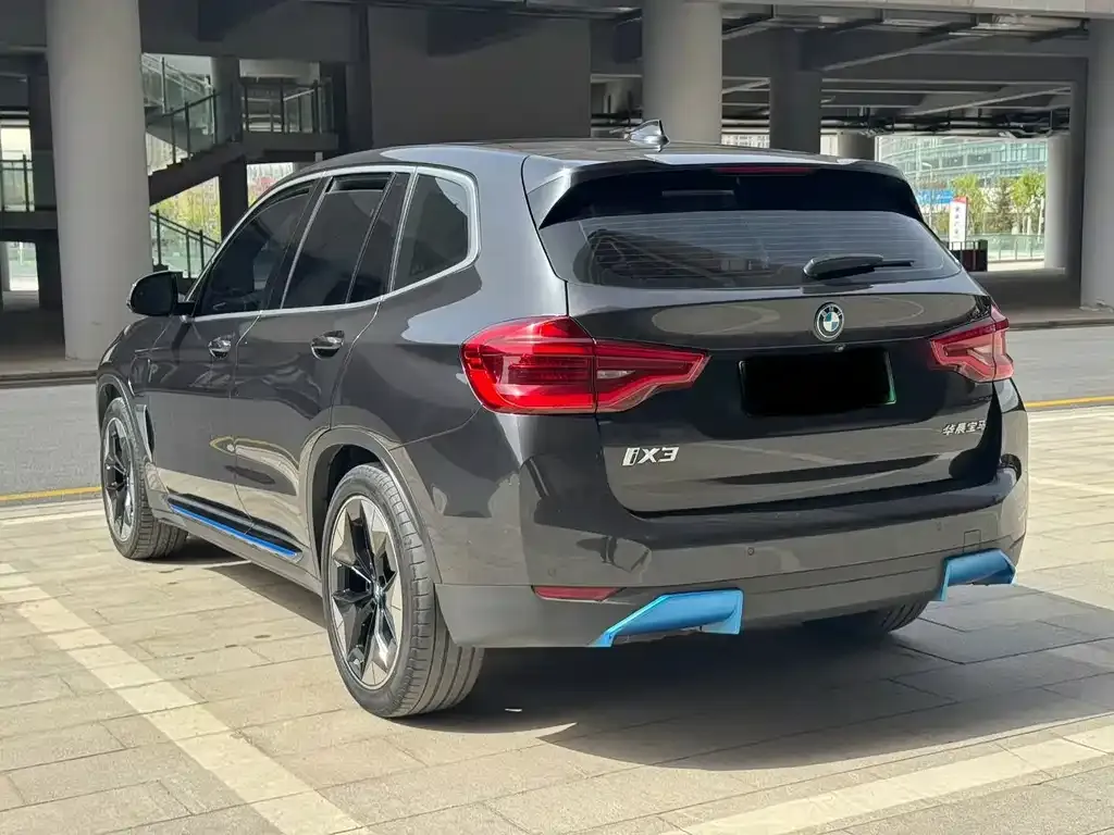 BMW iX3 — фото 3