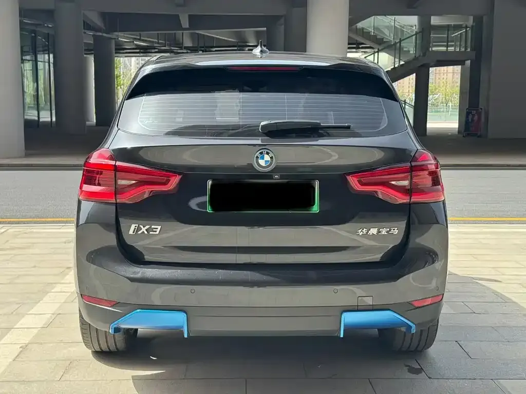 BMW iX3 — фото 2