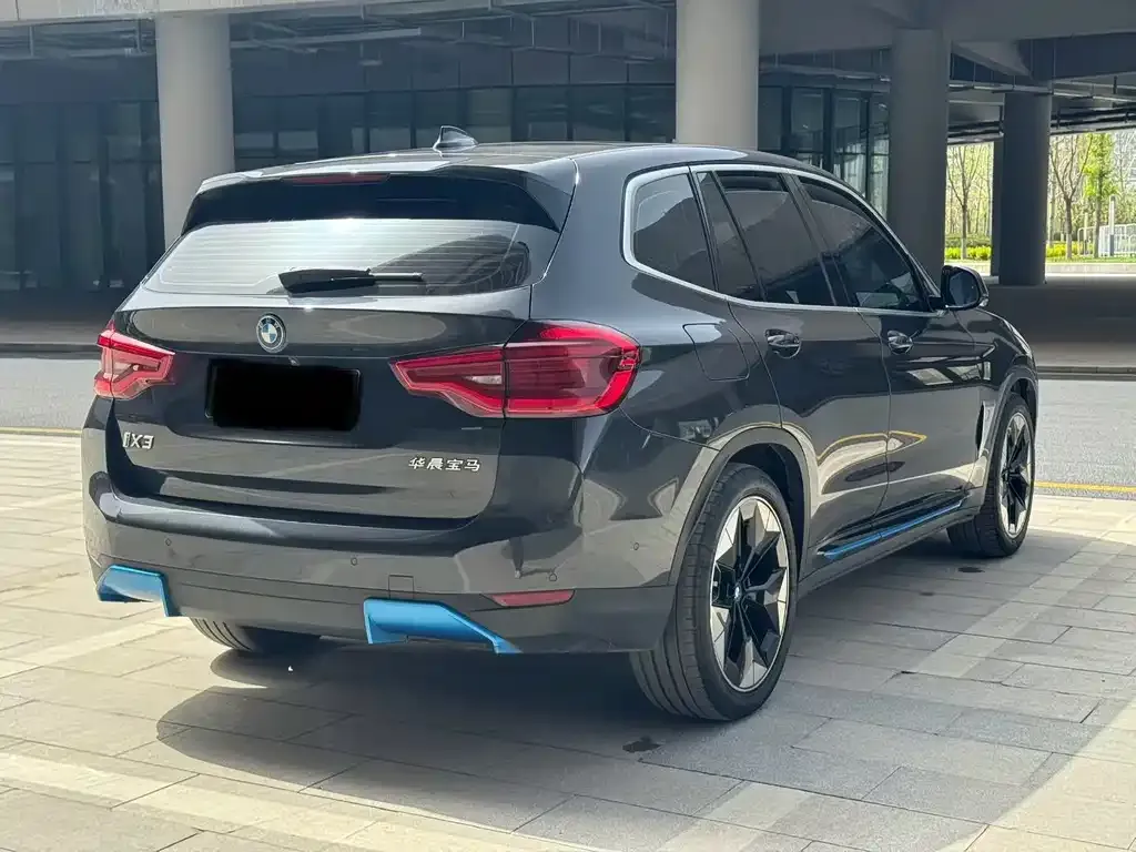 BMW iX3 — фото 4