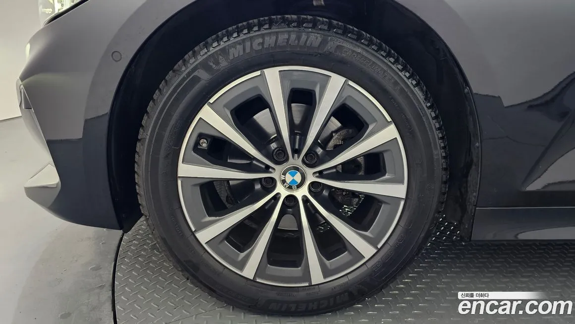 BMW 3-Series 2023 из KR, фото 6