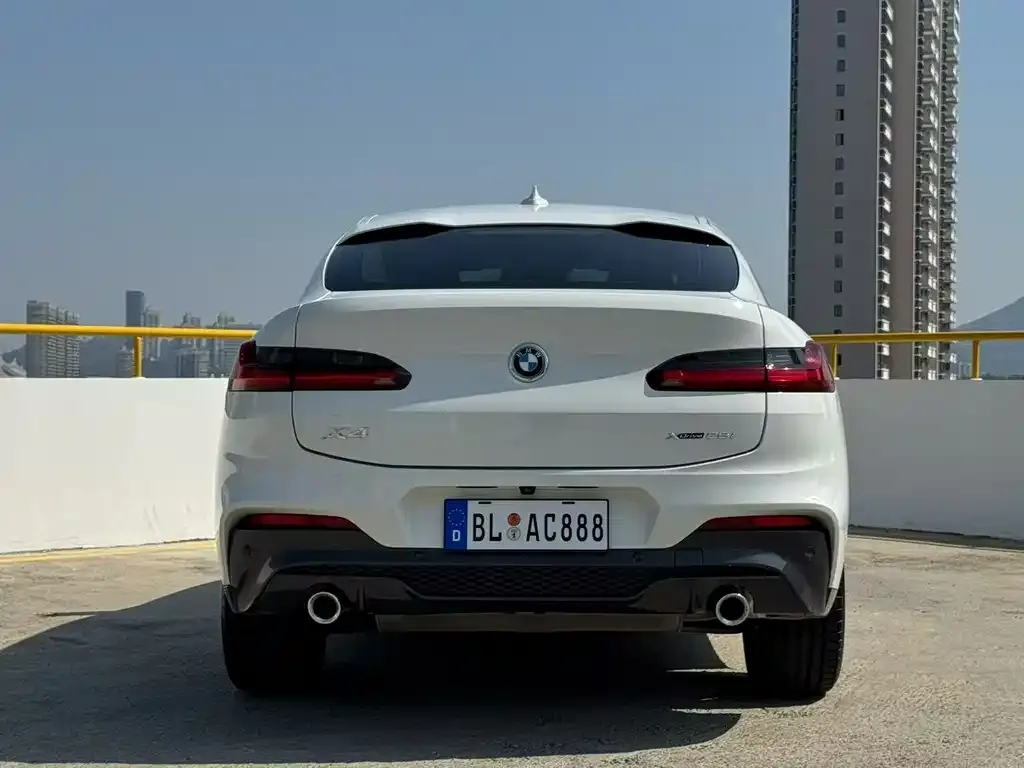 BMW X4 — фото 4