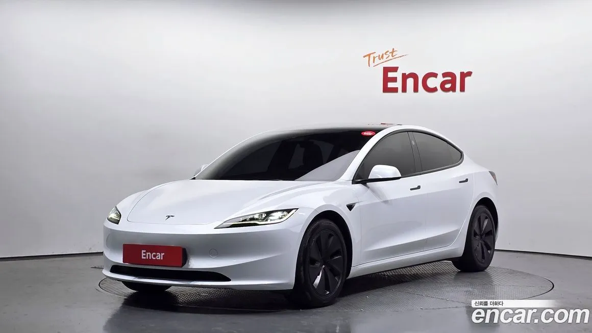 Tesla Model 3 — фото 1