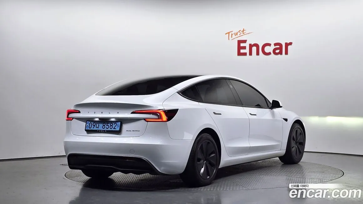 Tesla Model 3 — фото 2