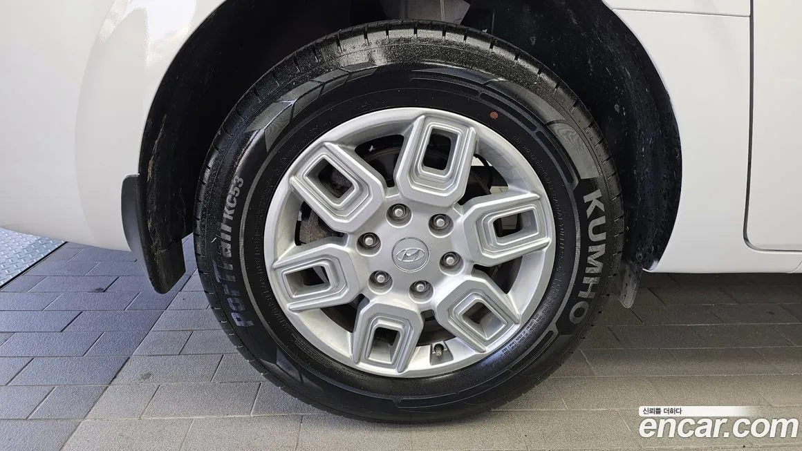 Hyundai Staria — фото 3