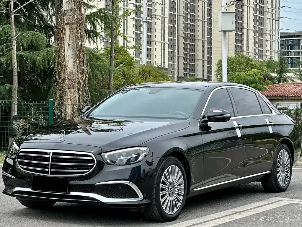 Mercedes-Benz E-Class — фото 7