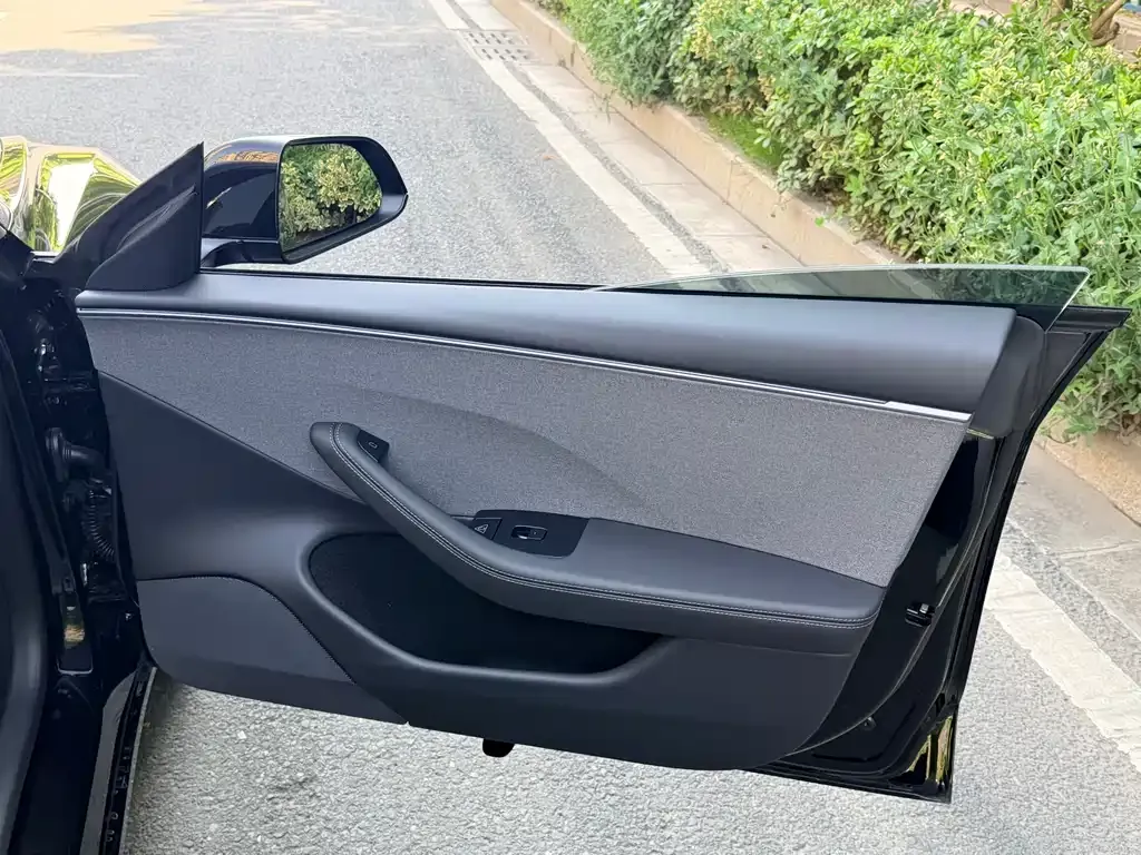 Tesla Model 3 — фото 6