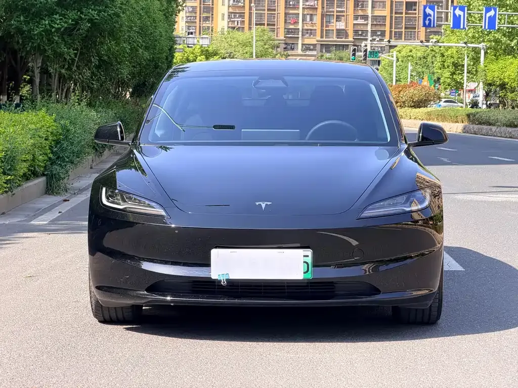 Tesla Model 3 — фото 7