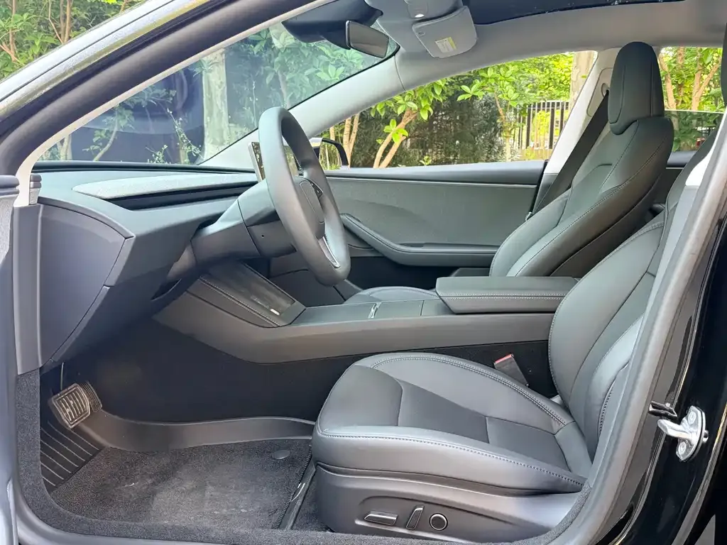 Tesla Model 3 — фото 5