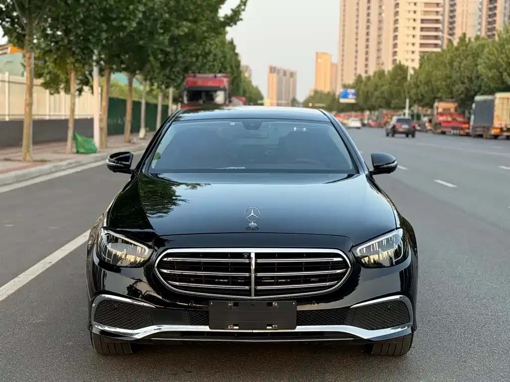 Mercedes-Benz E-Class — фото 4