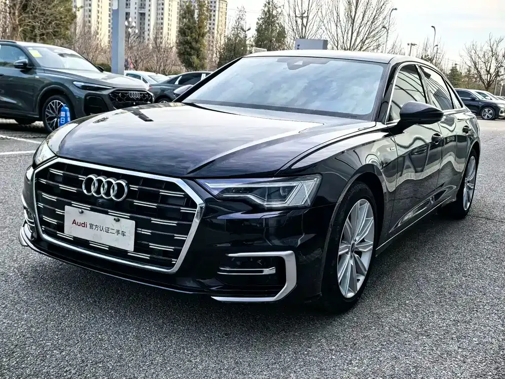 Audi A6L — фото 1