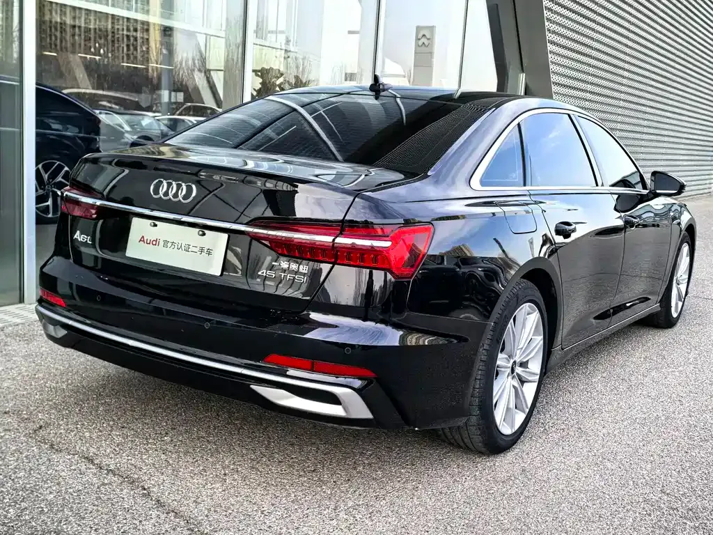 Audi A6L — фото 10