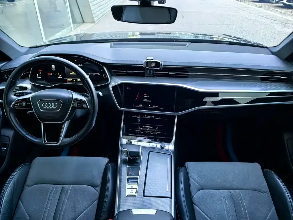 Audi A6L — фото 9