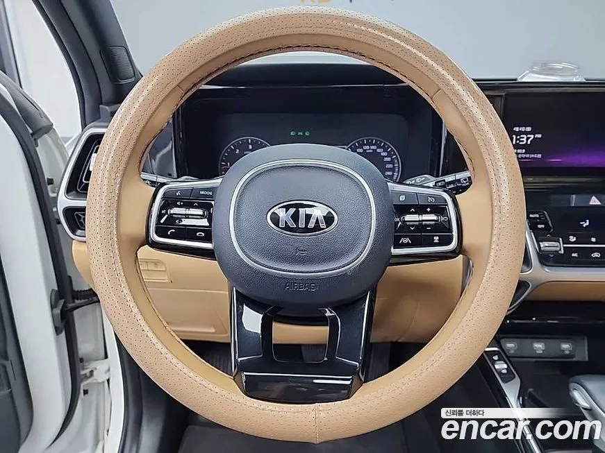 Kia Sorento — фото 7