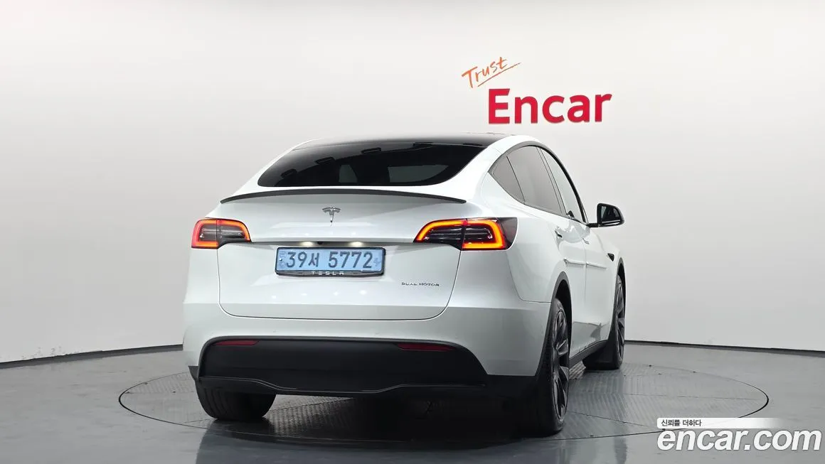 Tesla Model Y — фото 4