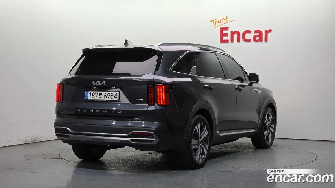 Kia Sorento — фото 6