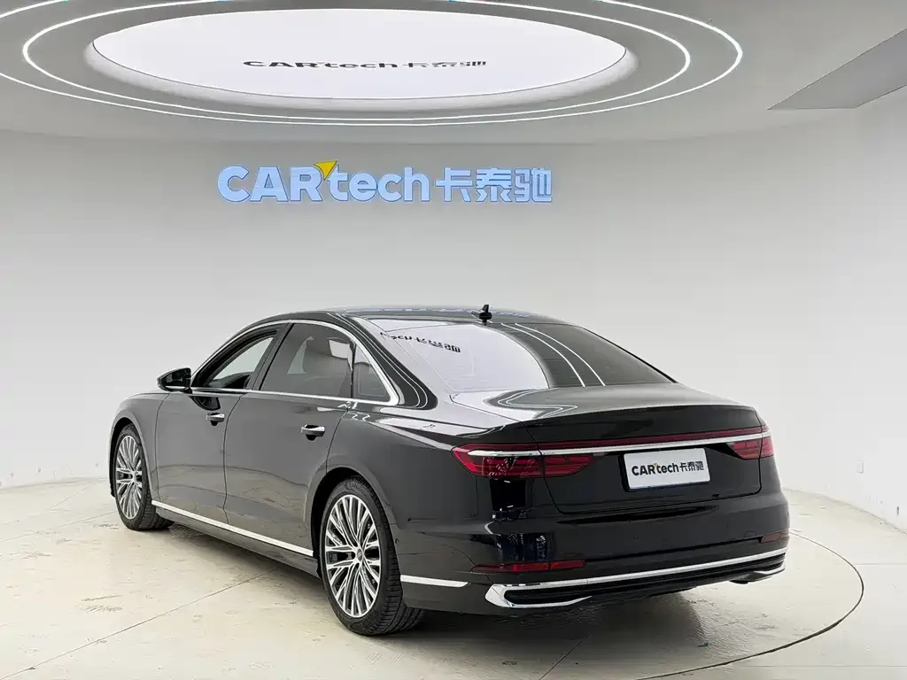 Audi A8 — фото 4