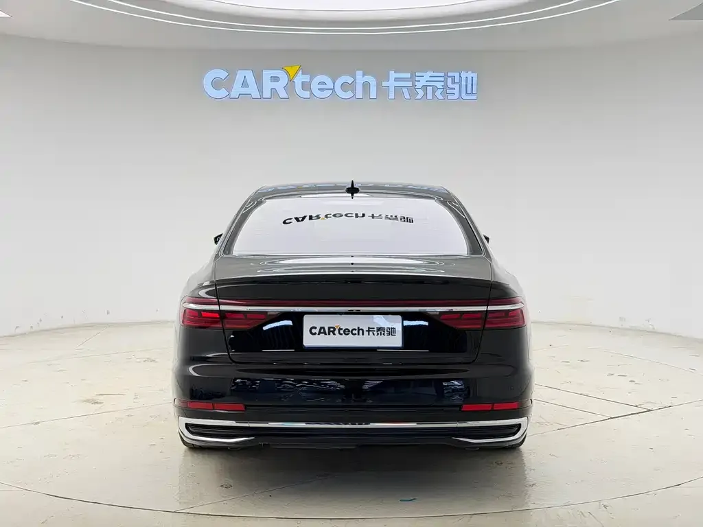 Audi A8 — фото 2