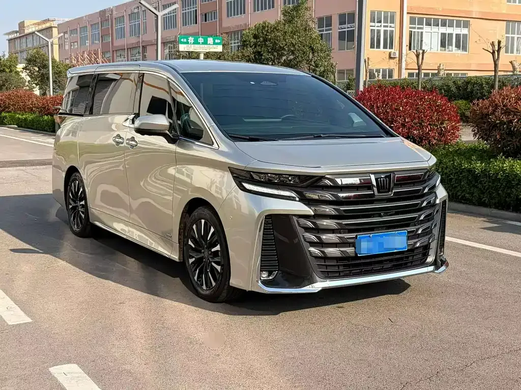 Toyota Vellfire — фото 10